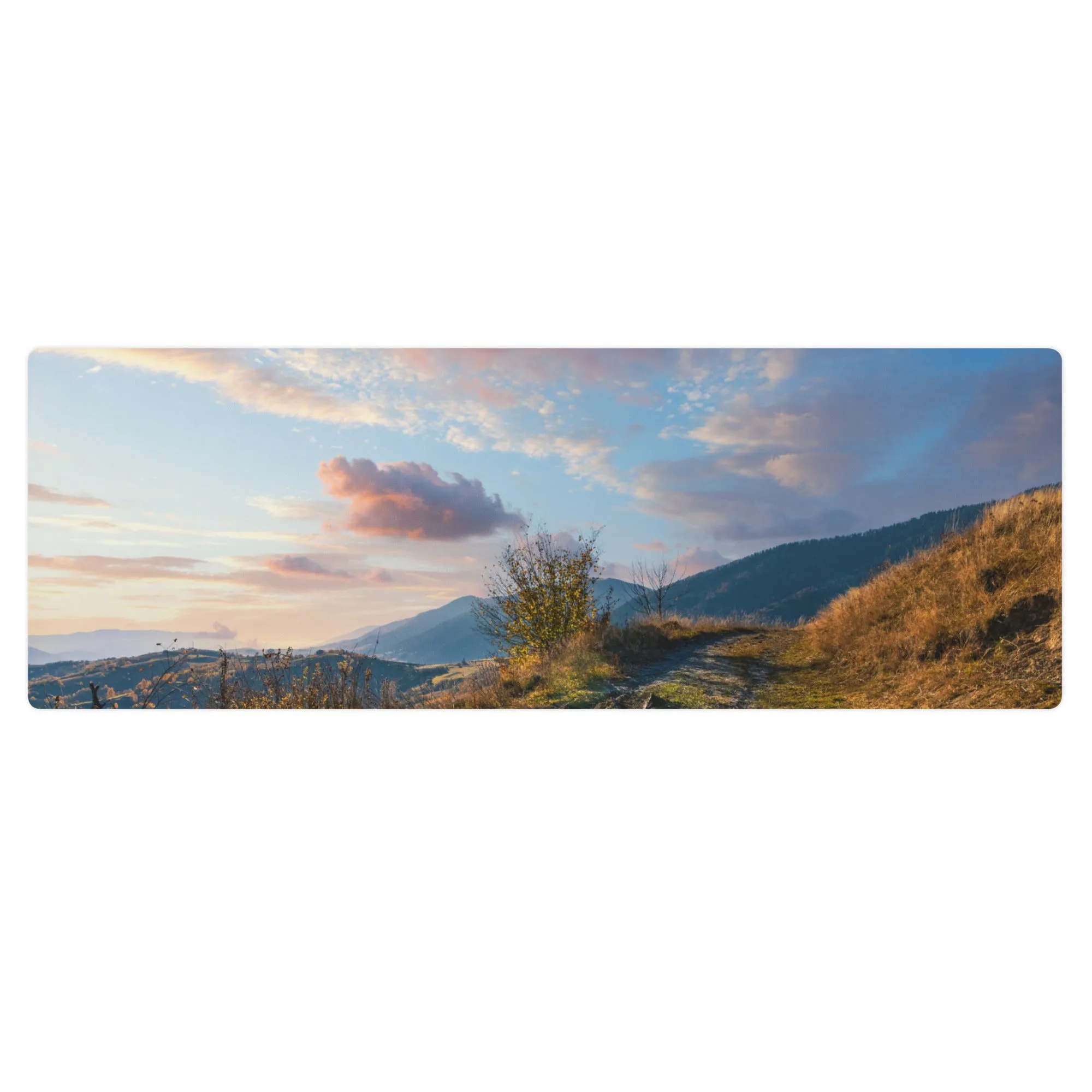 Tappetino per yoga con nuvole in montagna
